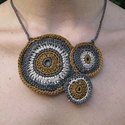 round crochet necklace
